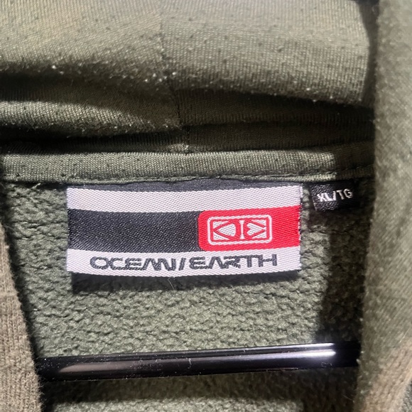 Vintage Ocean & Earth zip up - Picture 3 of 3